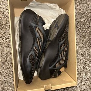 Yeezy 700 V3 'Clay Brown'